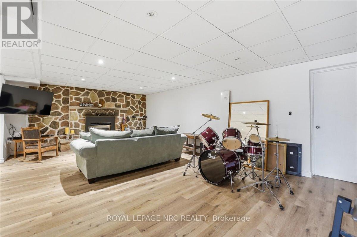 14 Valiant Street W, Pelham, Ontario  L0S 1E0 - Photo 22 - X12917886