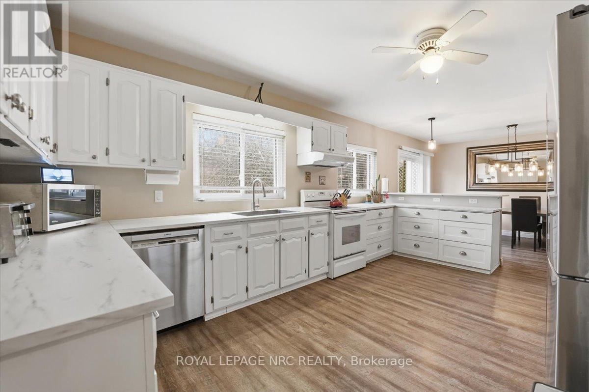 14 Valiant Street W, Pelham, Ontario  L0S 1E0 - Photo 9 - X12917886