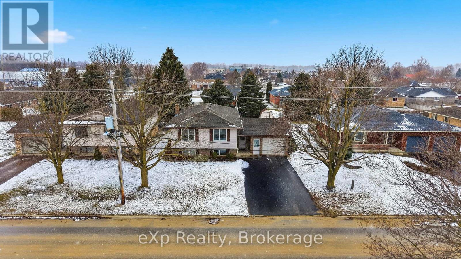 407 Durham Street E, Wellington North, Ontario  N0G 2L2 - Photo 1 - X12917880