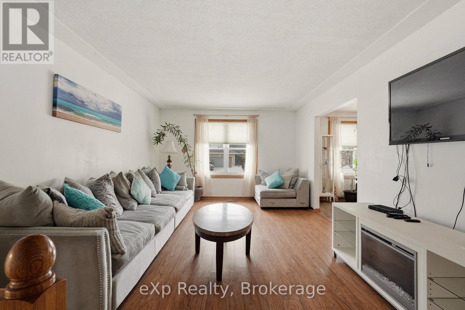 407 Durham Street E, Wellington North, Ontario  N0G 2L2 - Photo 10 - X12917880