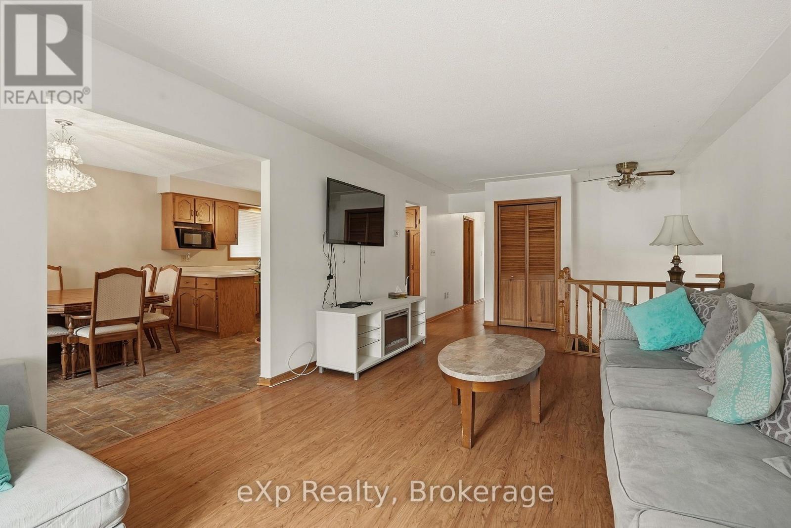 407 Durham Street E, Wellington North, Ontario  N0G 2L2 - Photo 11 - X12917880