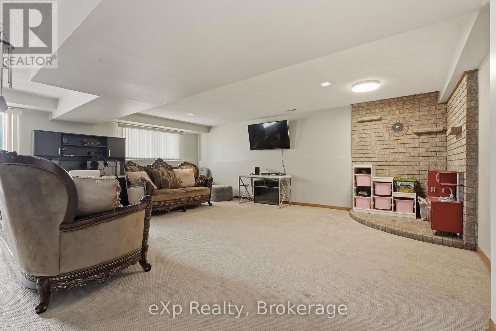 407 Durham Street E, Wellington North, Ontario  N0G 2L2 - Photo 23 - X12917880