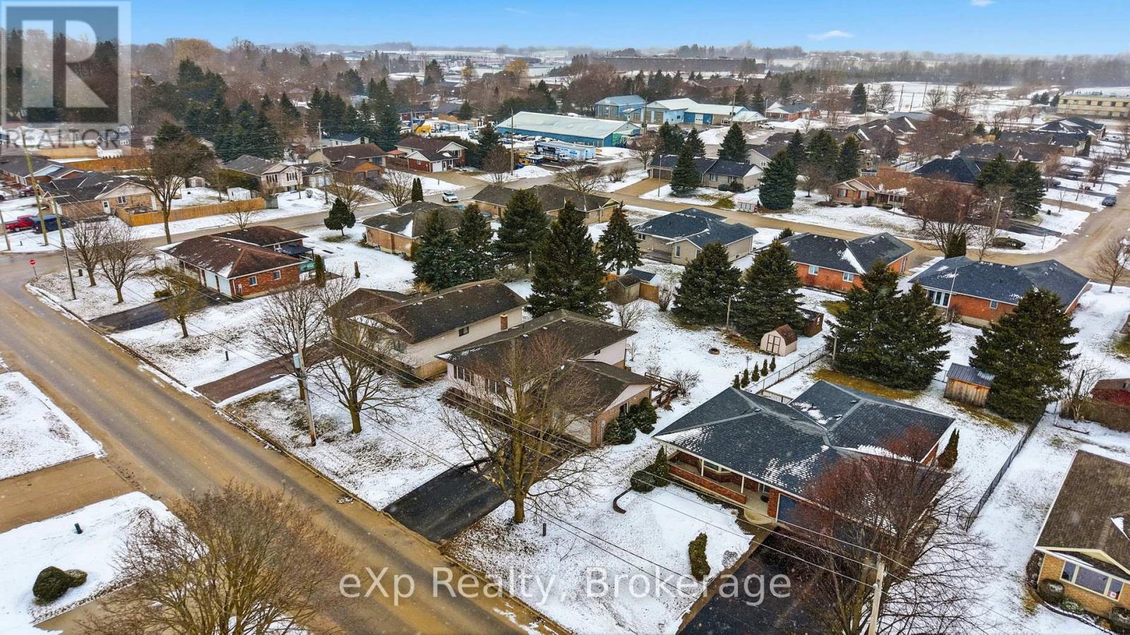 407 Durham Street E, Wellington North, Ontario  N0G 2L2 - Photo 3 - X12917880