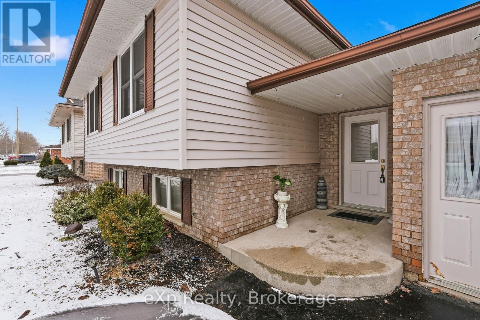 407 Durham Street E, Wellington North, Ontario  N0G 2L2 - Photo 5 - X12917880