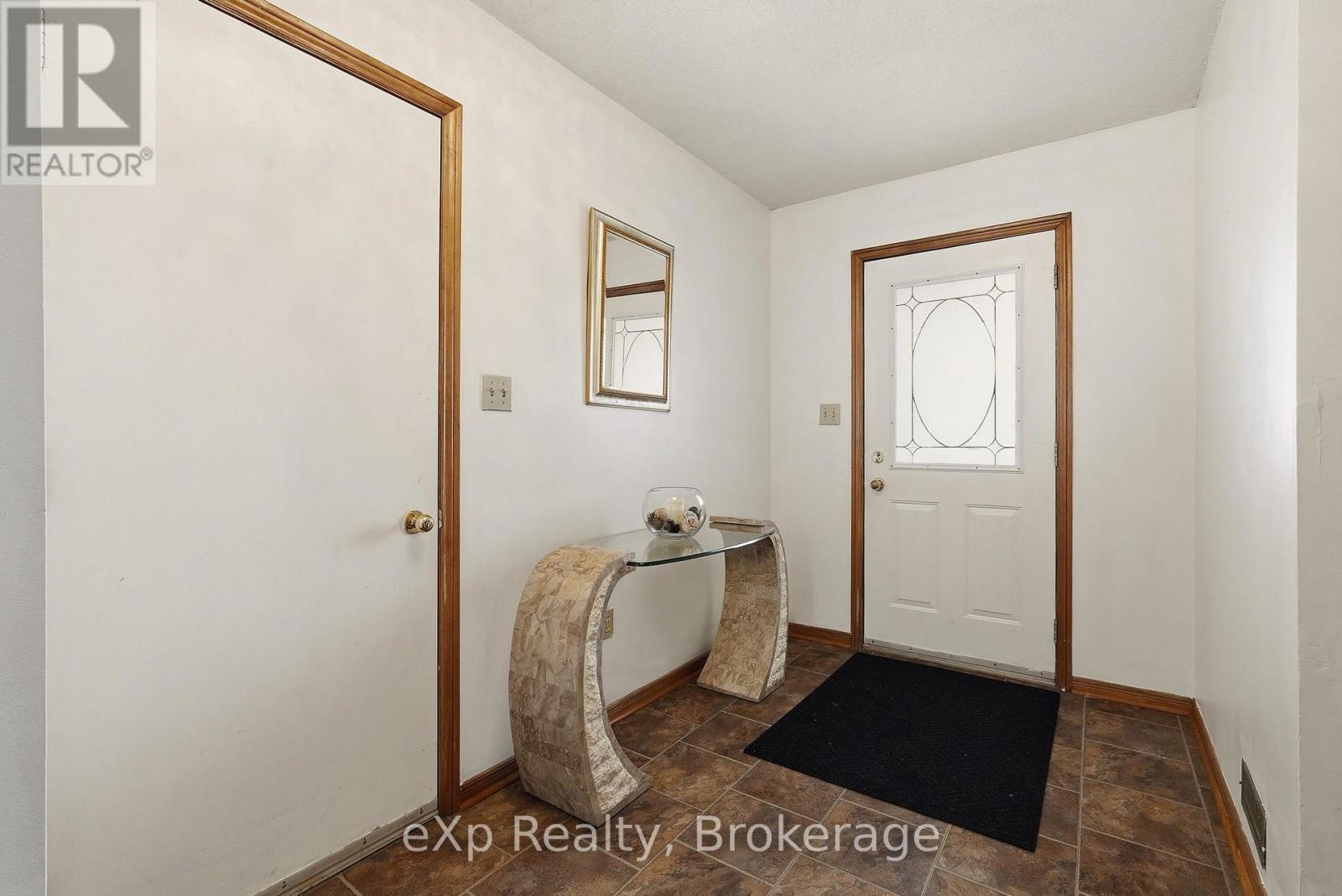 407 Durham Street E, Wellington North, Ontario  N0G 2L2 - Photo 6 - X12917880