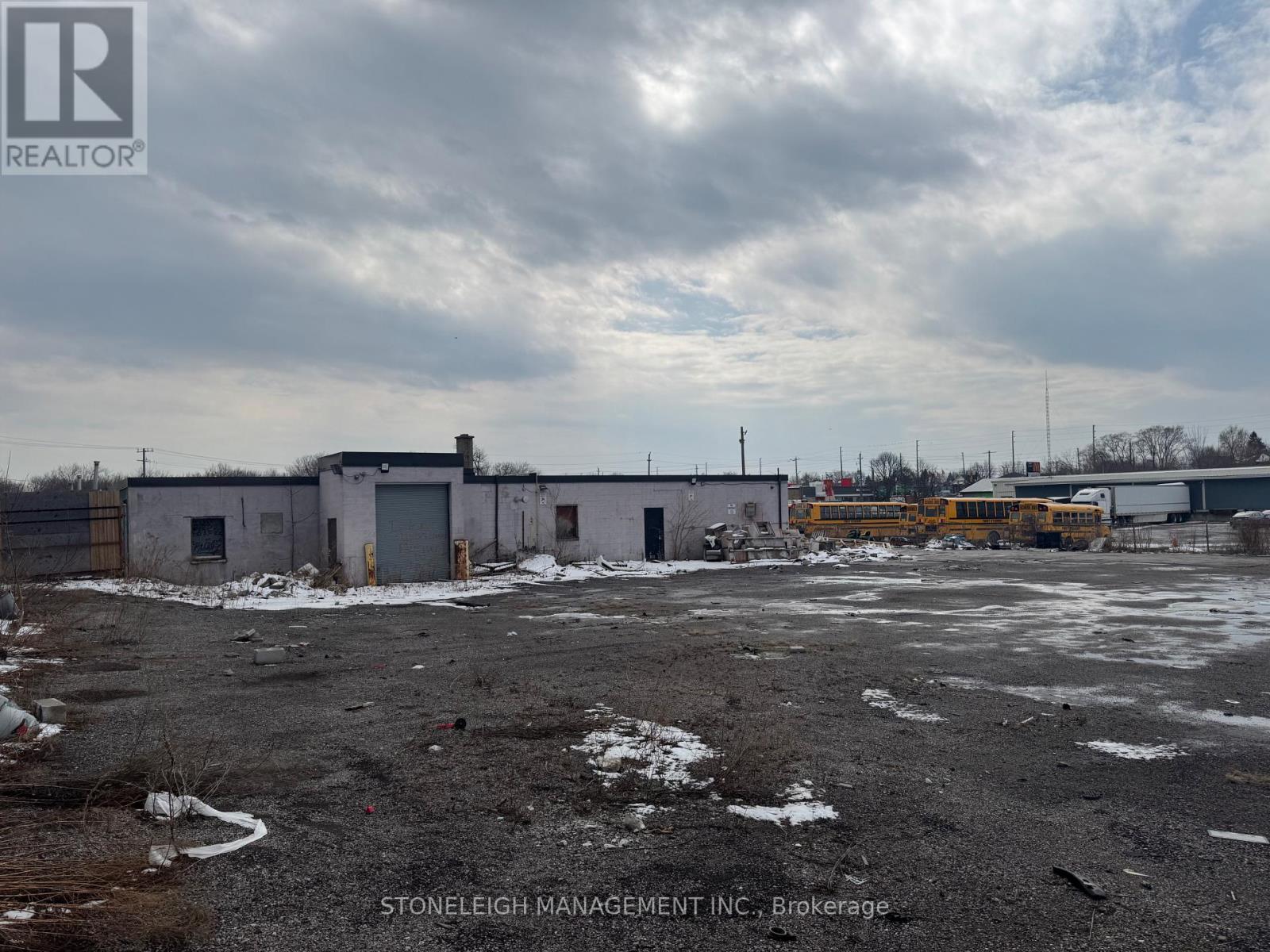 4 And 5 - 356 Dean Avenue, Oshawa (Central), Ontario  L1H 3E2 - Photo 3 - E12917890