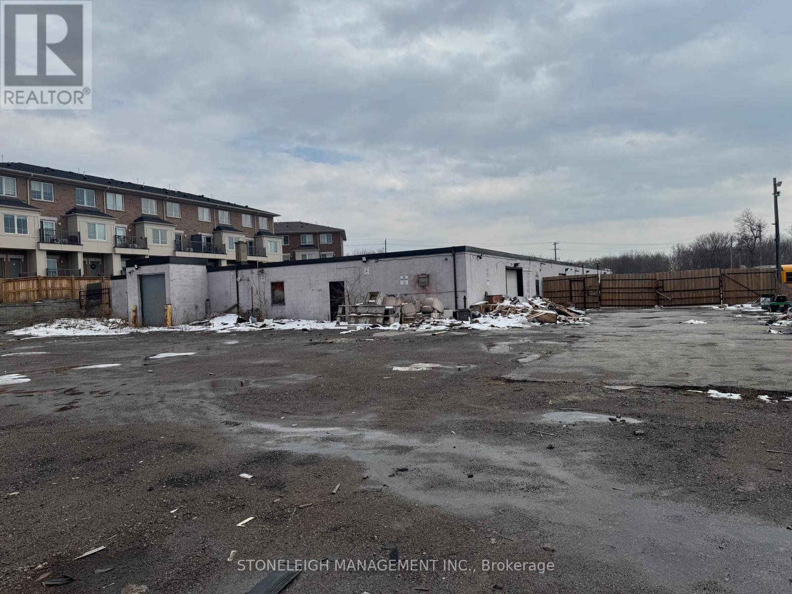 4 And 5 - 356 Dean Avenue, Oshawa (Central), Ontario  L1H 3E2 - Photo 4 - E12917890