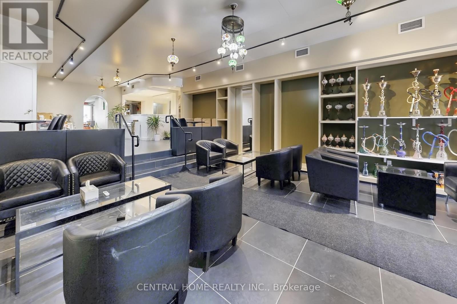 15231 Yonge Street, Aurora (Aurora Village), Ontario  L4G 1L8 - Photo 12 - N12917860