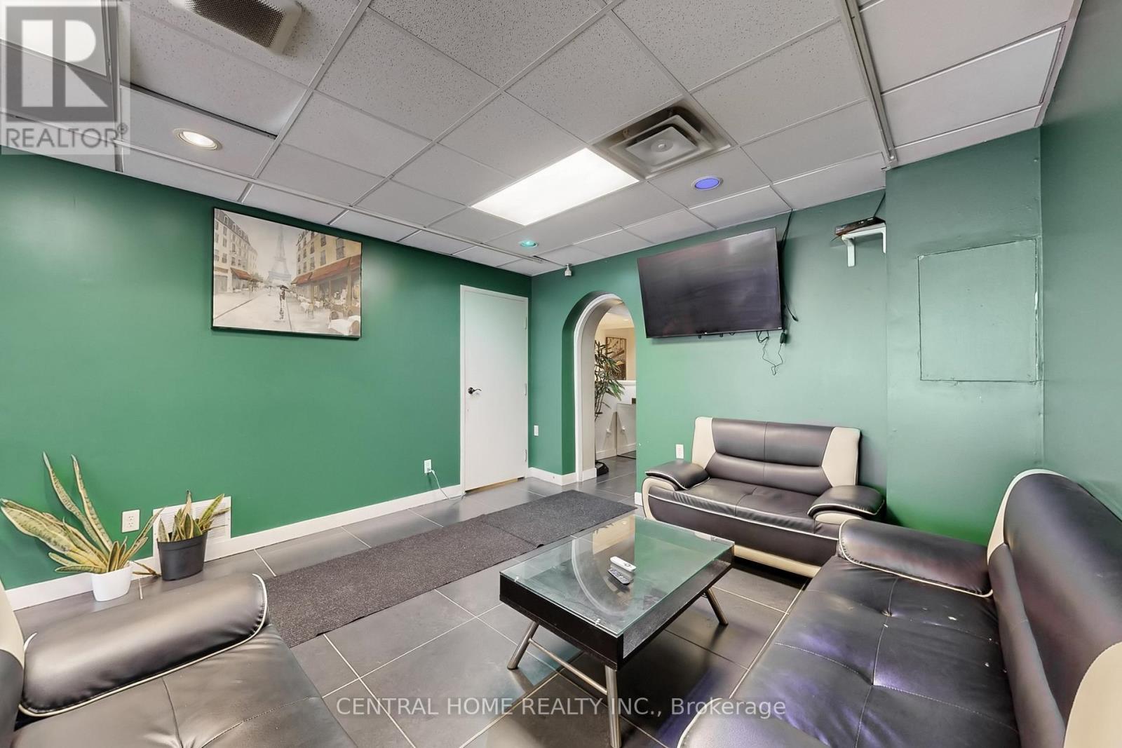 15231 Yonge Street, Aurora (Aurora Village), Ontario  L4G 1L8 - Photo 15 - N12917860