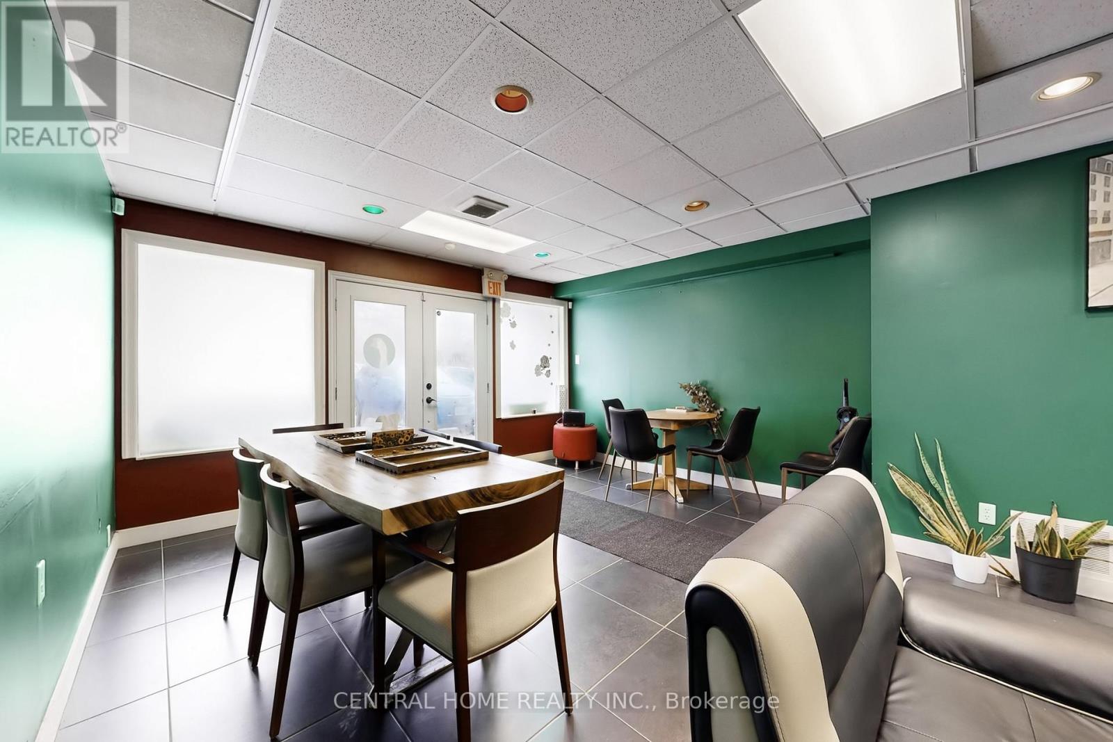 15231 Yonge Street, Aurora (Aurora Village), Ontario  L4G 1L8 - Photo 17 - N12917860