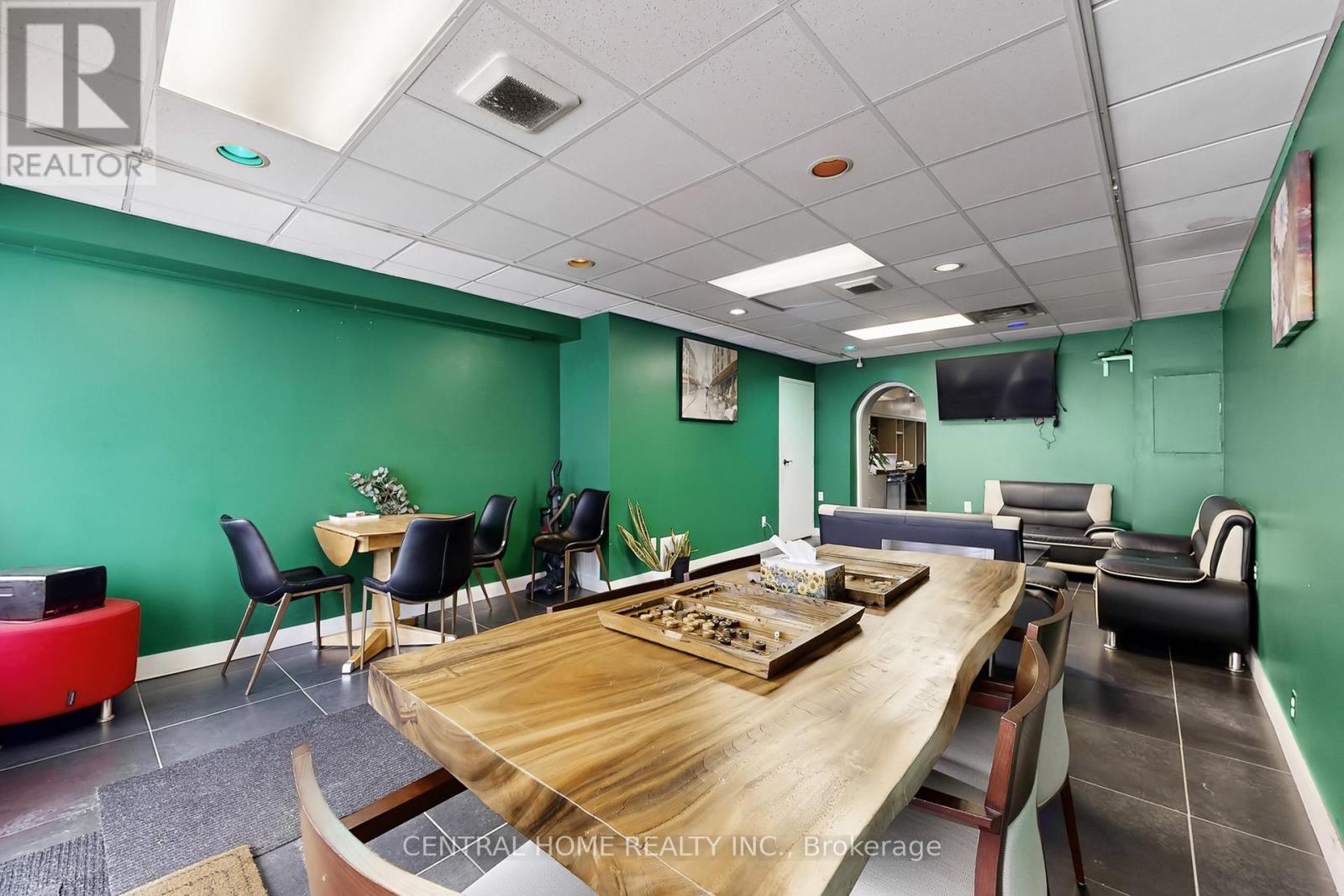 15231 Yonge Street, Aurora (Aurora Village), Ontario  L4G 1L8 - Photo 18 - N12917860