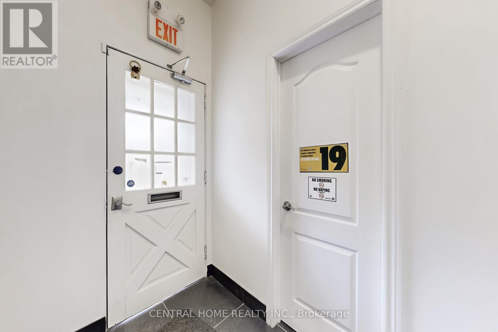 15231 Yonge Street, Aurora (Aurora Village), Ontario  L4G 1L8 - Photo 28 - N12917860