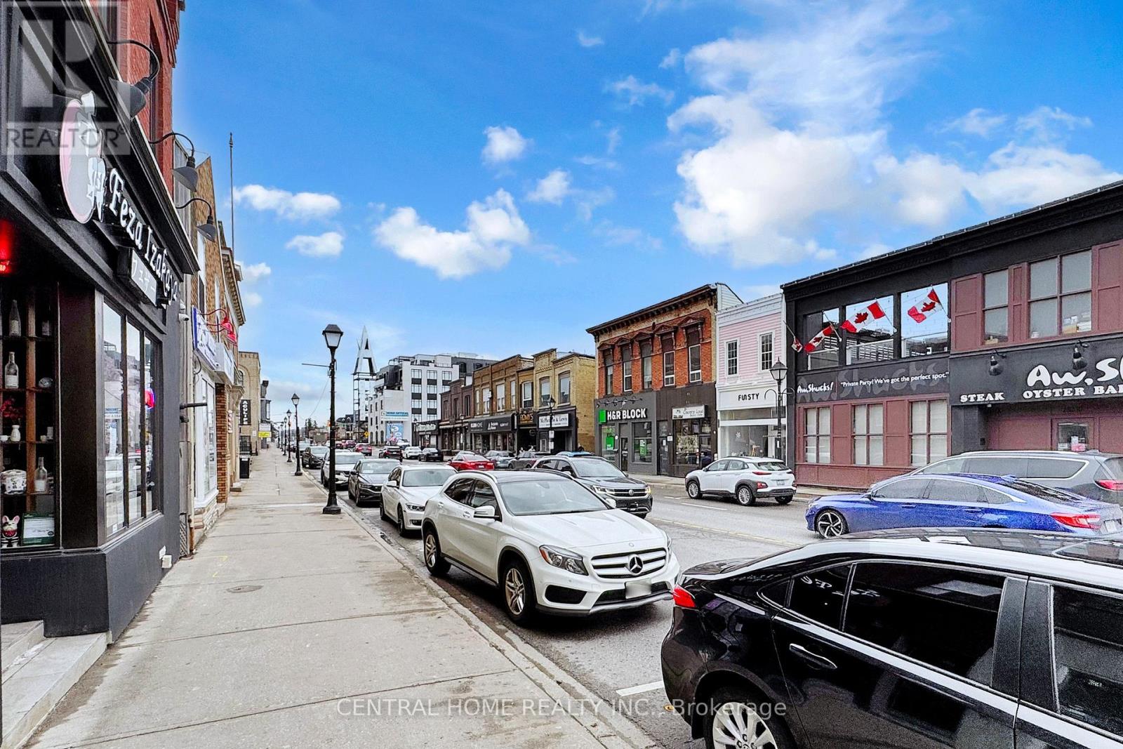 15231 Yonge Street, Aurora (Aurora Village), Ontario  L4G 1L8 - Photo 3 - N12917860