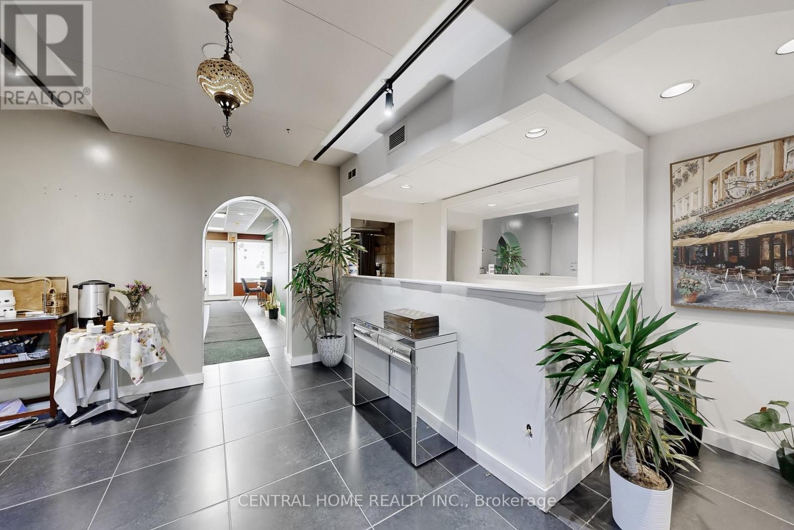 15231 Yonge Street, Aurora (Aurora Village), Ontario  L4G 1L8 - Photo 6 - N12917860