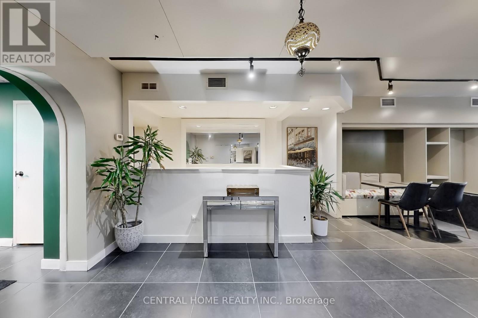 15231 Yonge Street, Aurora (Aurora Village), Ontario  L4G 1L8 - Photo 8 - N12917860