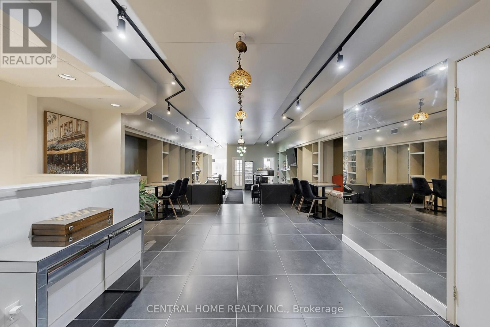 15231 Yonge Street, Aurora (Aurora Village), Ontario  L4G 1L8 - Photo 9 - N12917860