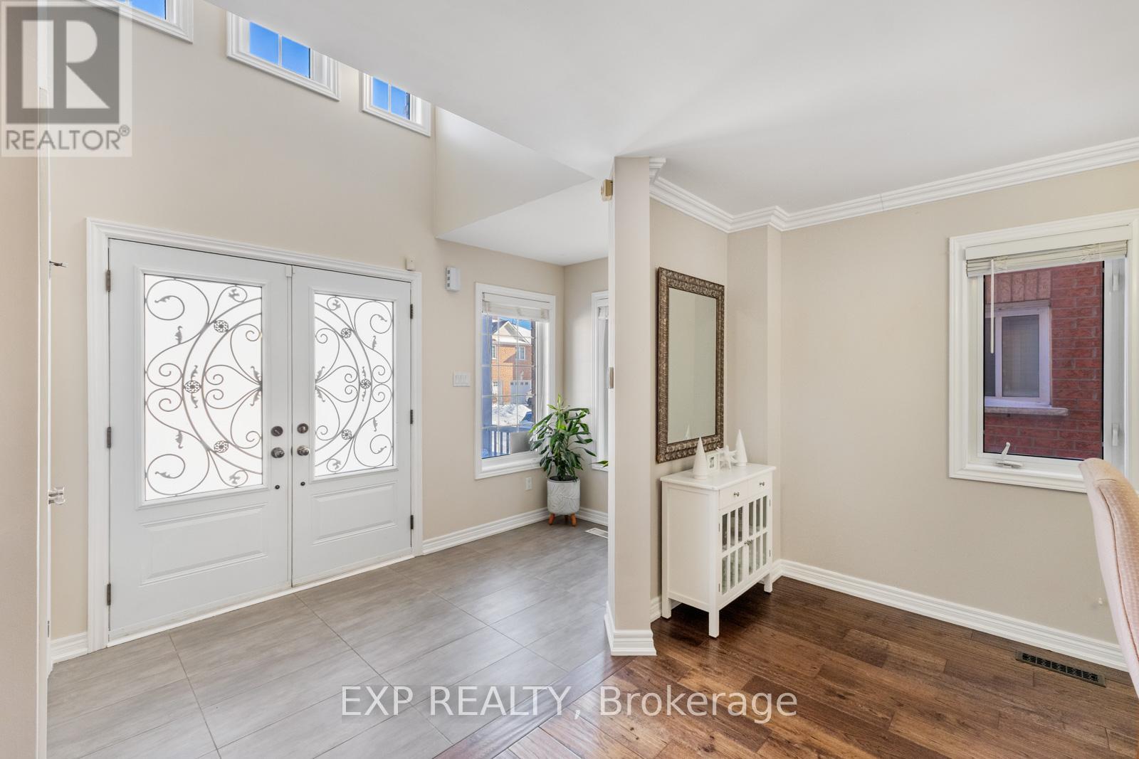 81 Farthingale Crescent, Brampton, Ontario  L7A 1W7 - Photo 2 - W12917878