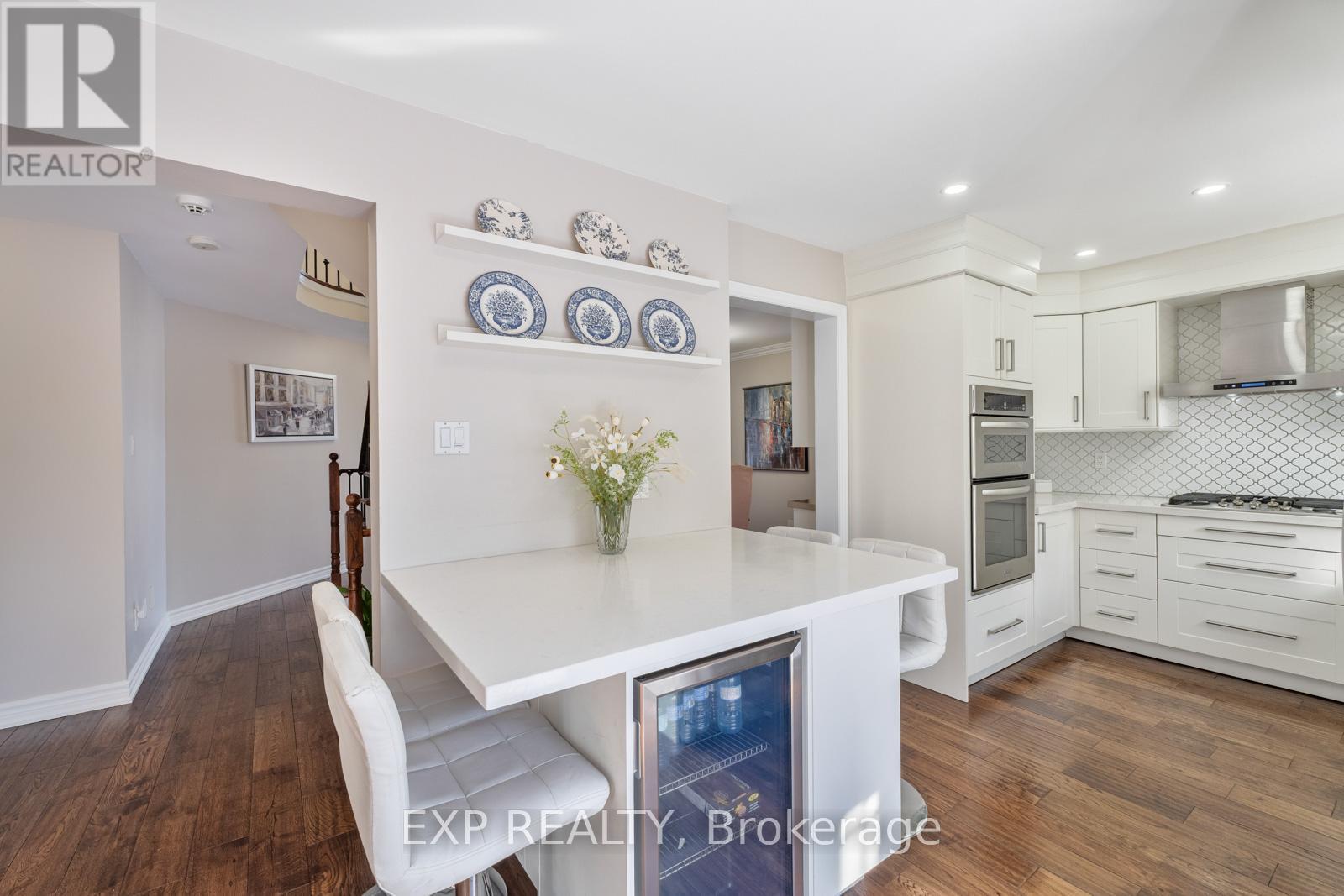 81 Farthingale Crescent, Brampton, Ontario  L7A 1W7 - Photo 6 - W12917878