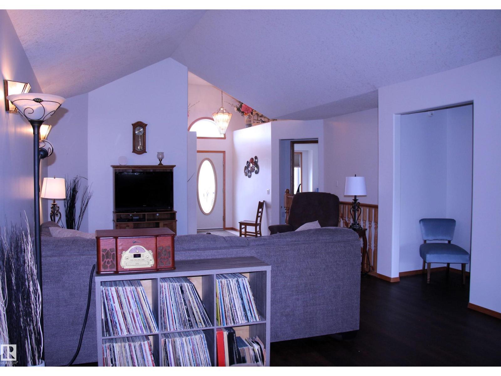 26 Simonette Cr, Devon, Alberta  T9G 1Y5 - Photo 9 - E4478916