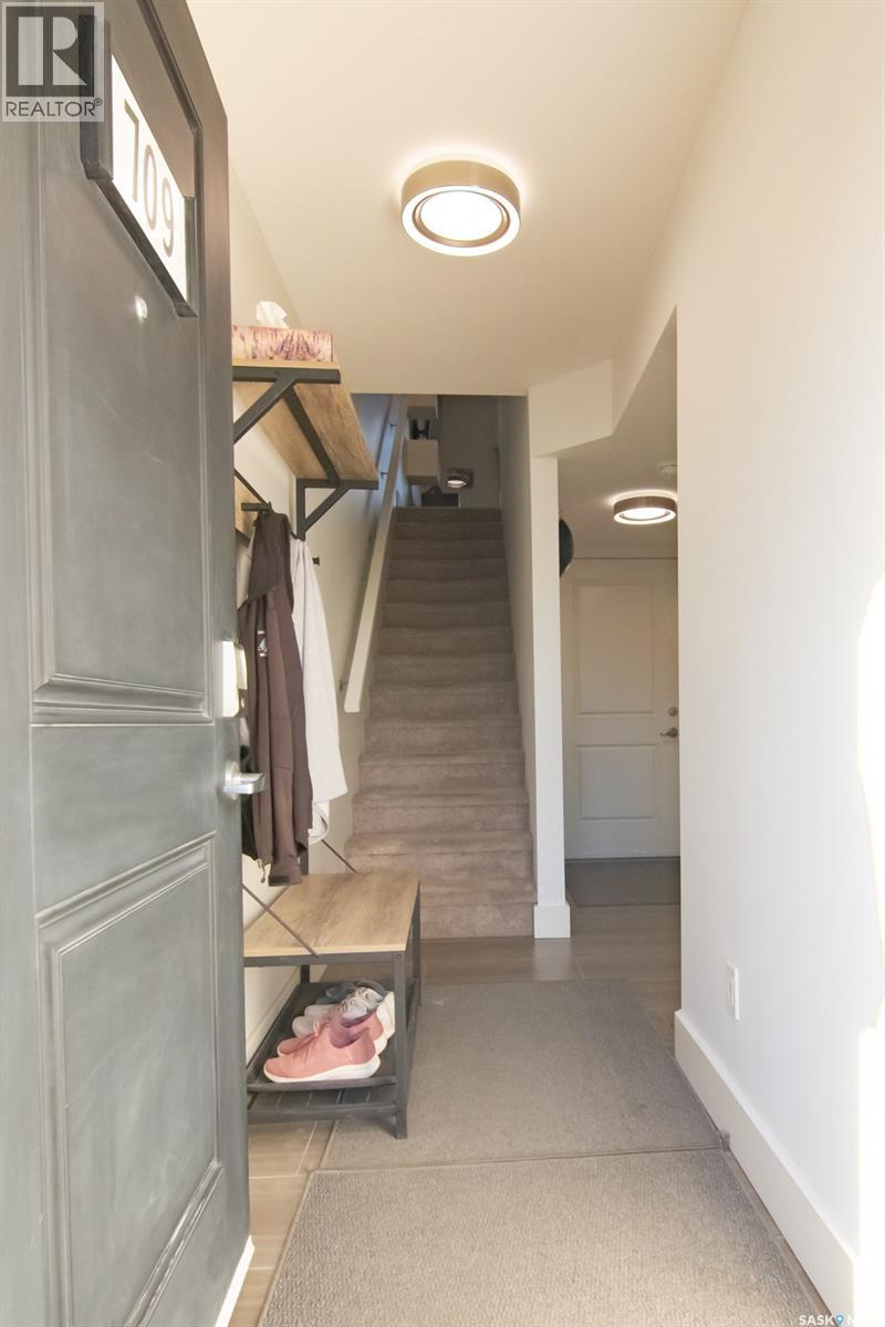 709 Meadows Boulevard, Saskatoon, Saskatchewan  S7V 0H5 - Photo 3 - SK031150