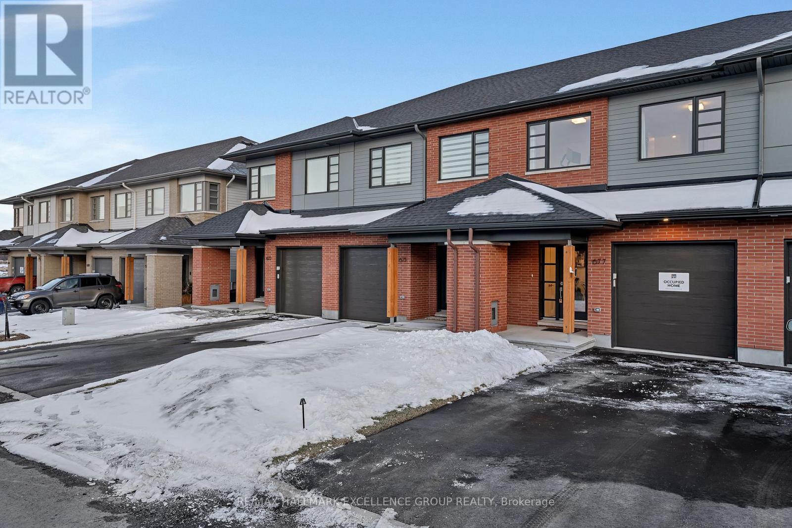 677 Honeydew Street, Ottawa, Ontario  K1X 0K5 - Photo 2 - X12821328