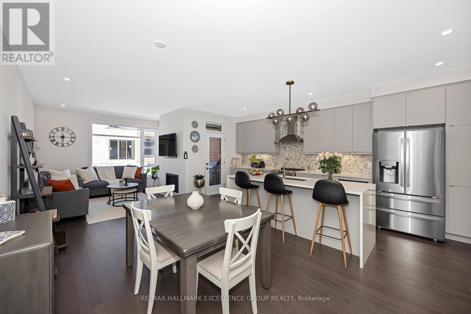 677 Honeydew Street, Ottawa, Ontario  K1X 0K5 - Photo 6 - X12821328