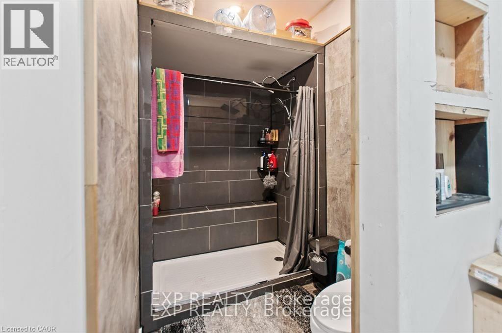 21 Lincoln Avenue, St. Catharines, Ontario  L2P 2C7 - Photo 16 - 40814452