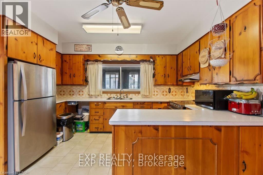 21 Lincoln Avenue, St. Catharines, Ontario  L2P 2C7 - Photo 6 - 40814452