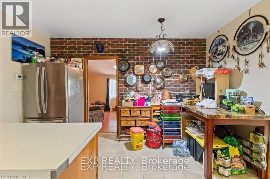 21 Lincoln Avenue, St. Catharines, Ontario  L2P 2C7 - Photo 7 - 40814452