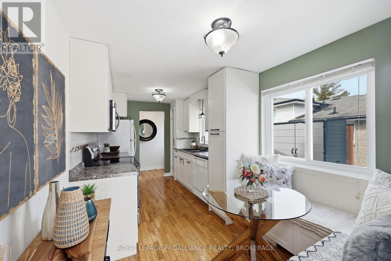 24 Glenarden Place, Kingston, Ontario  K7M 7A9 - Photo 4 - X12917966