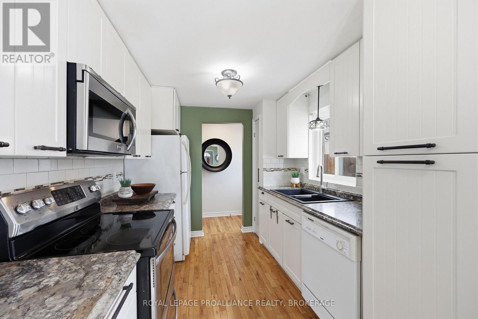 24 Glenarden Place, Kingston, Ontario  K7M 7A9 - Photo 5 - X12917966