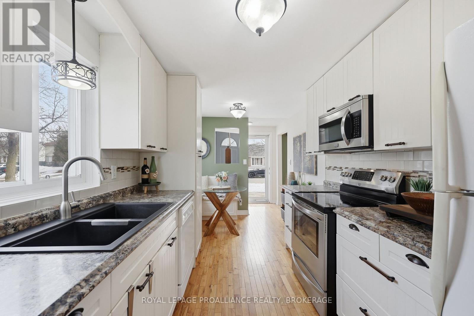 24 Glenarden Place, Kingston, Ontario  K7M 7A9 - Photo 7 - X12917966