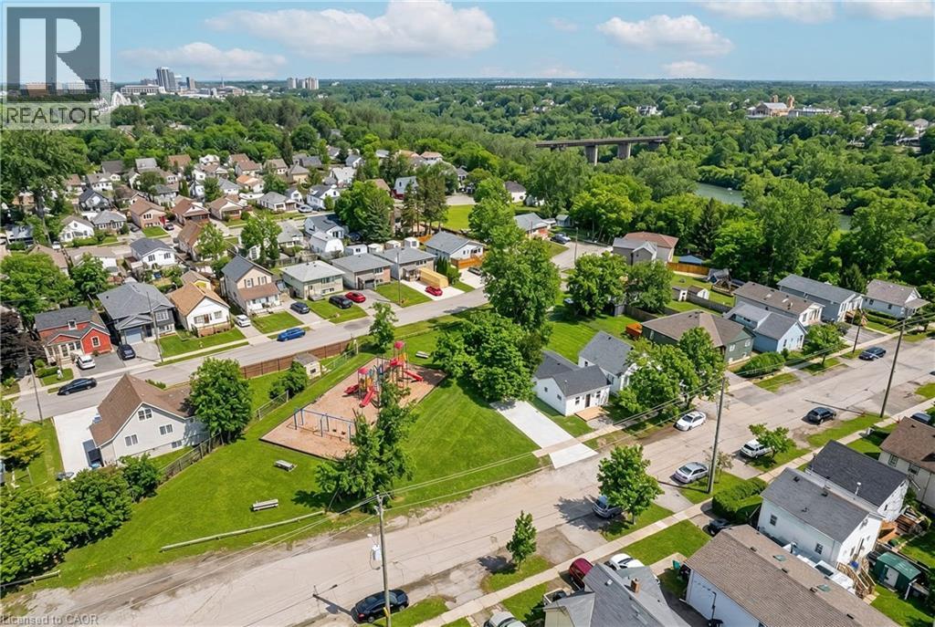 12 Bailey Street, St. Catharines, Ontario  L2S 1J4 - Photo 2 - 40812358