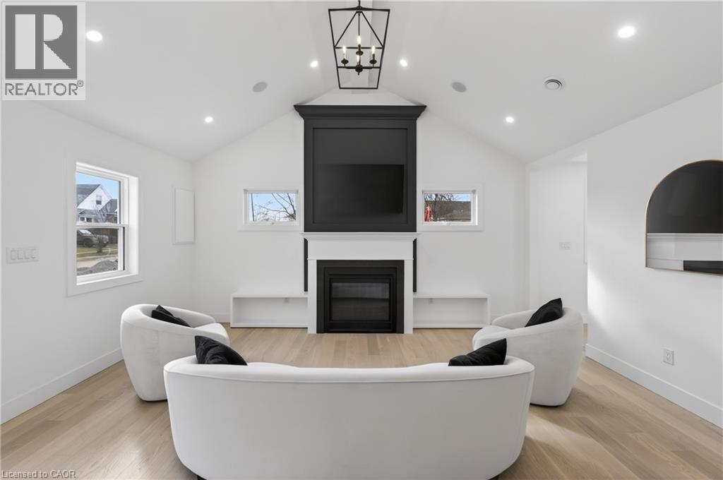 12 Bailey Street, St. Catharines, Ontario  L2S 1J4 - Photo 8 - 40812358