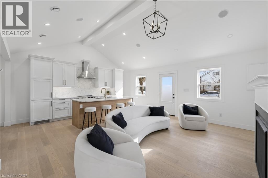 12 Bailey Street, St. Catharines, Ontario  L2S 1J4 - Photo 3 - 40812358