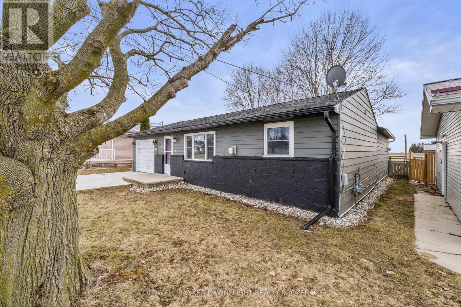 161 Huron Street E, South Huron, Ontario  N0M 1S1 - Photo 28 - X12917974