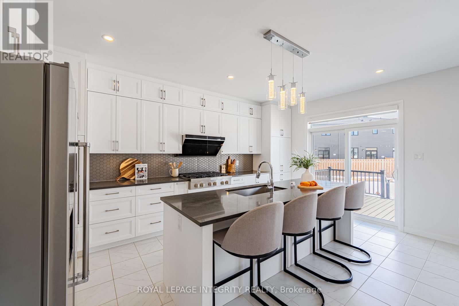 1027 Parabolica Way, Ottawa, Ontario  K2T 0R1 - Photo 10 - X12915550