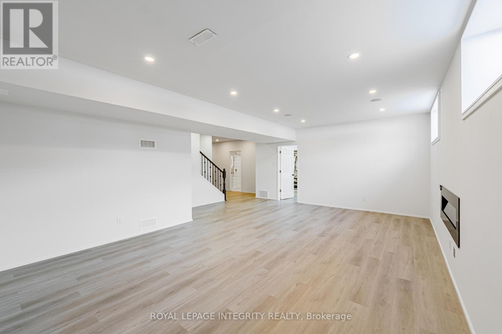 1027 Parabolica Way, Ottawa, Ontario  K2T 0R1 - Photo 38 - X12915550