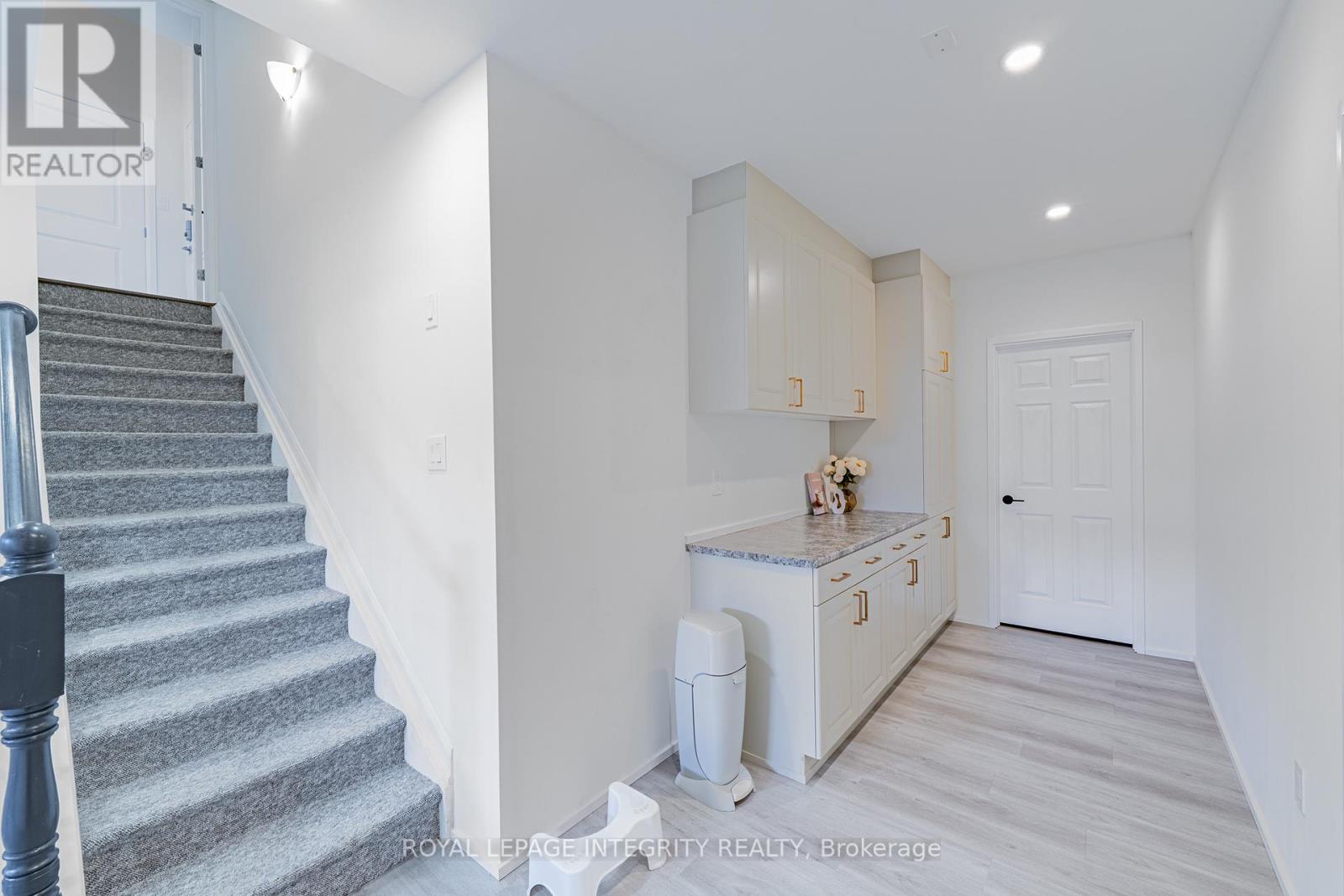 1027 Parabolica Way, Ottawa, Ontario  K2T 0R1 - Photo 41 - X12915550