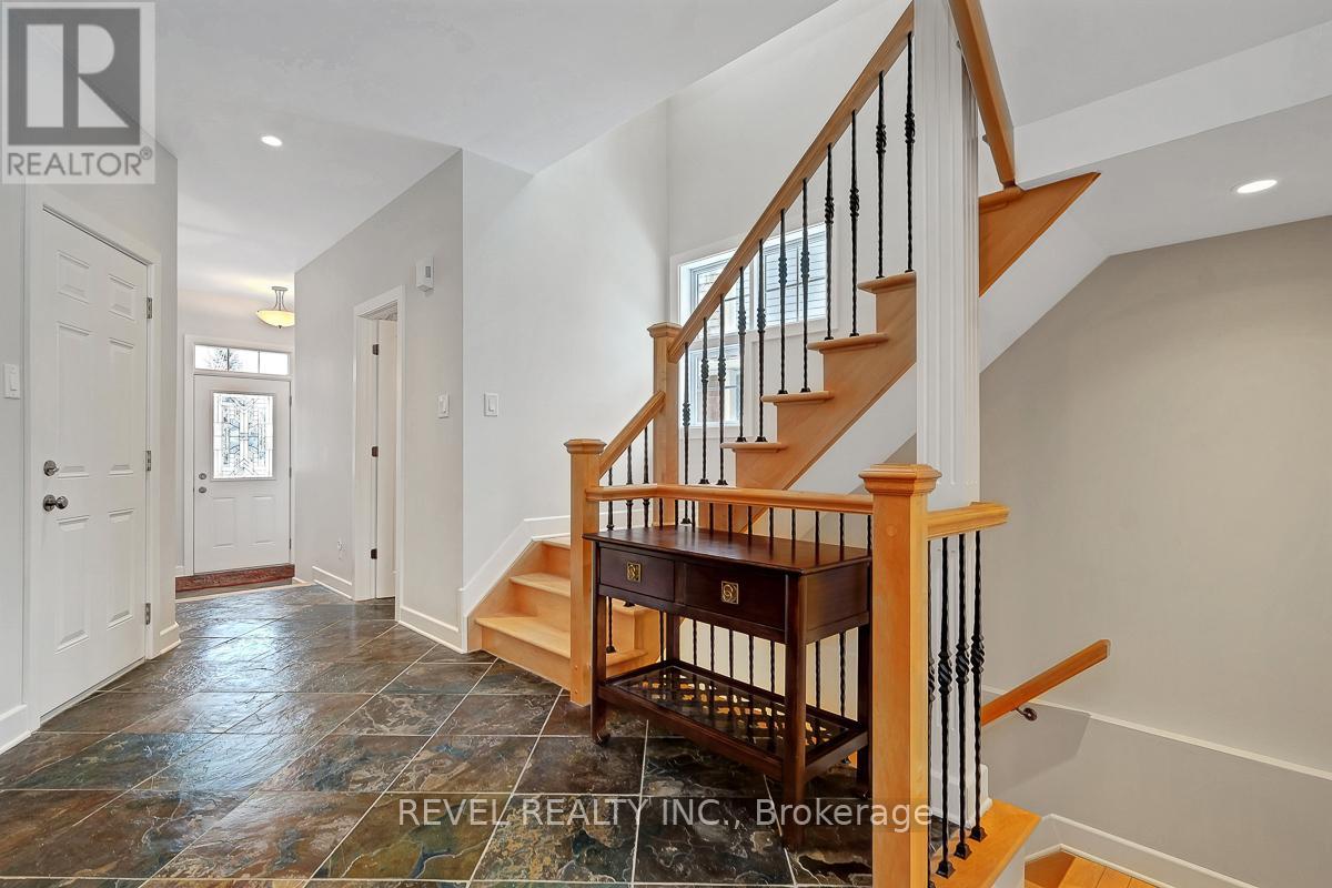 125 Marsh Sparrow Private, Ottawa, Ontario  K2K 3P3 - Photo 5 - X12917900