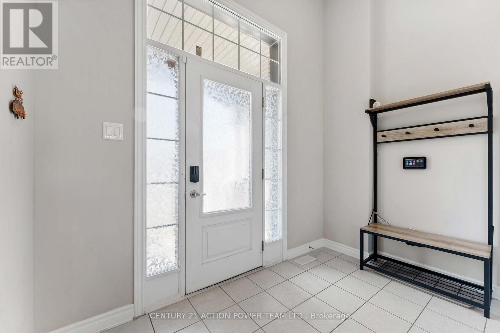 54 Malachigan Crescent, Ottawa, Ontario  K4A 1G6 - Photo 3 - X12917908