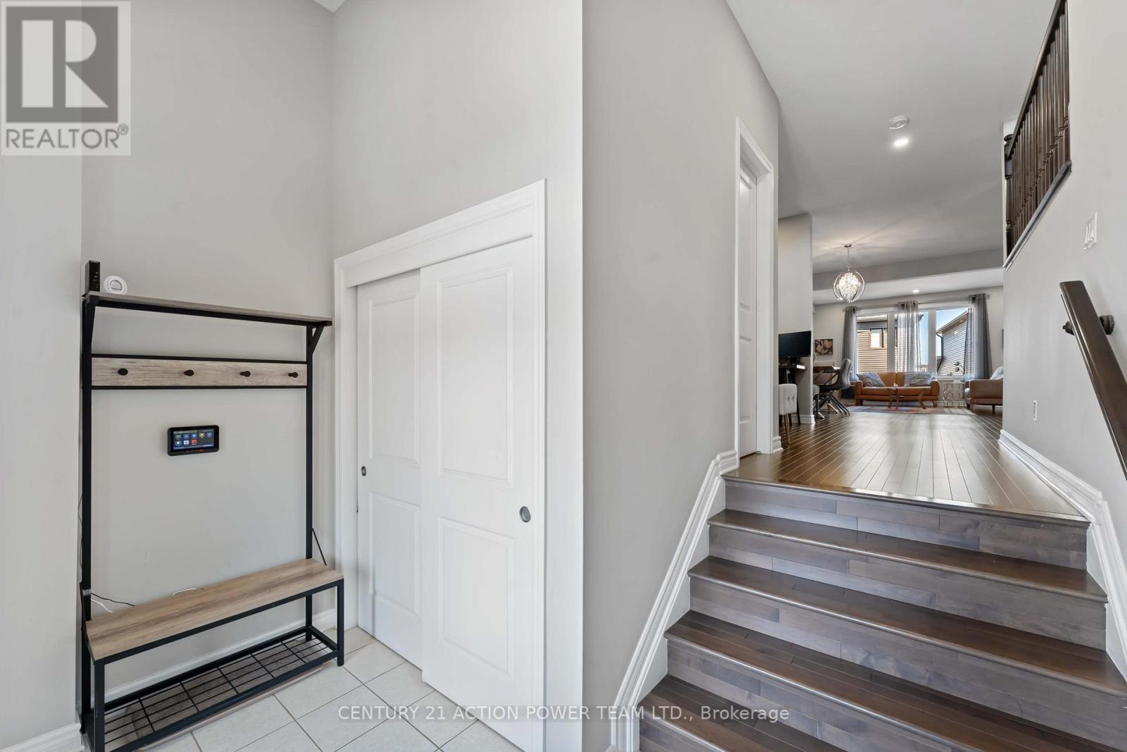 54 Malachigan Crescent, Ottawa, Ontario  K4A 1G6 - Photo 4 - X12917908