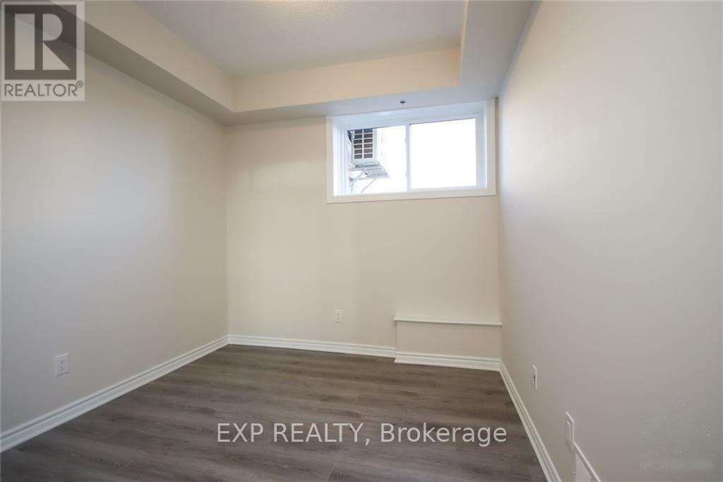 808 Mikinak Road, Ottawa, Ontario  K1K 5A5 - Photo 9 - X12917922