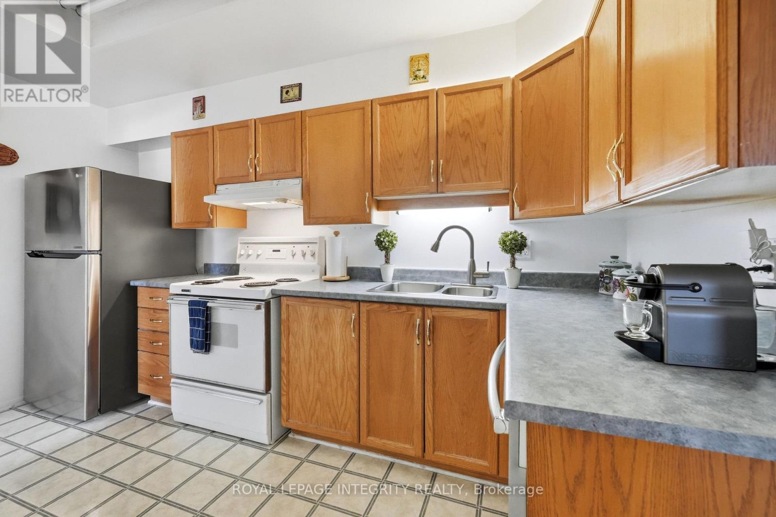 110 - 545 Canteval Terrace, Ottawa, Ontario  K4A 2E4 - Photo 17 - X12917928