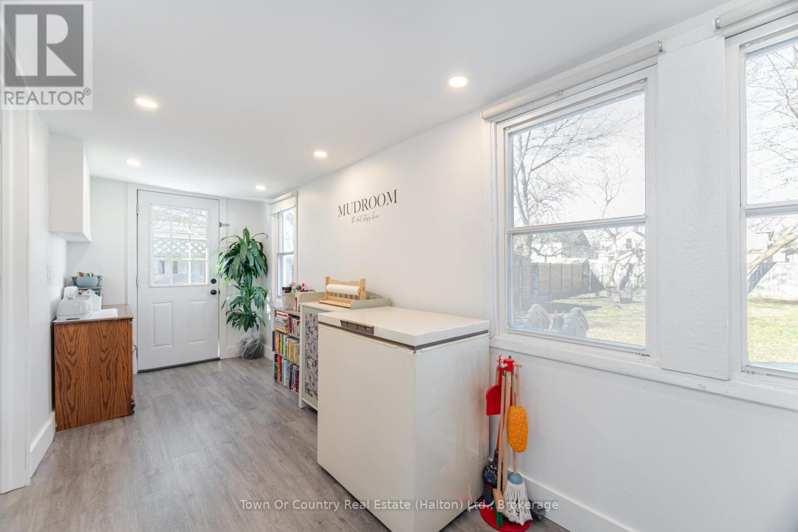 23 Prince Street, St. Catharines, Ontario  L2R 3X6 - Photo 18 - X12917944