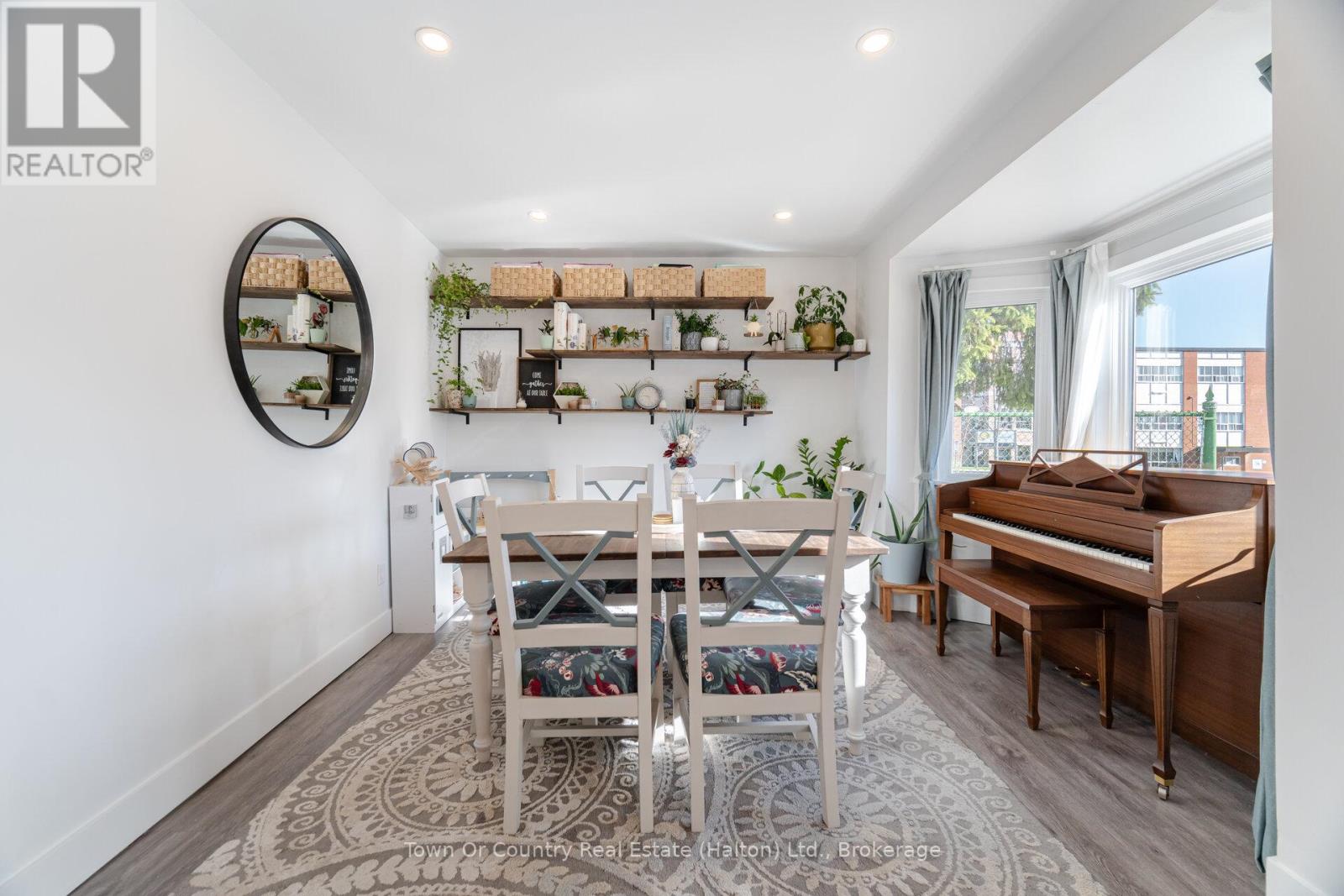 23 Prince Street, St. Catharines, Ontario  L2R 3X6 - Photo 7 - X12917944