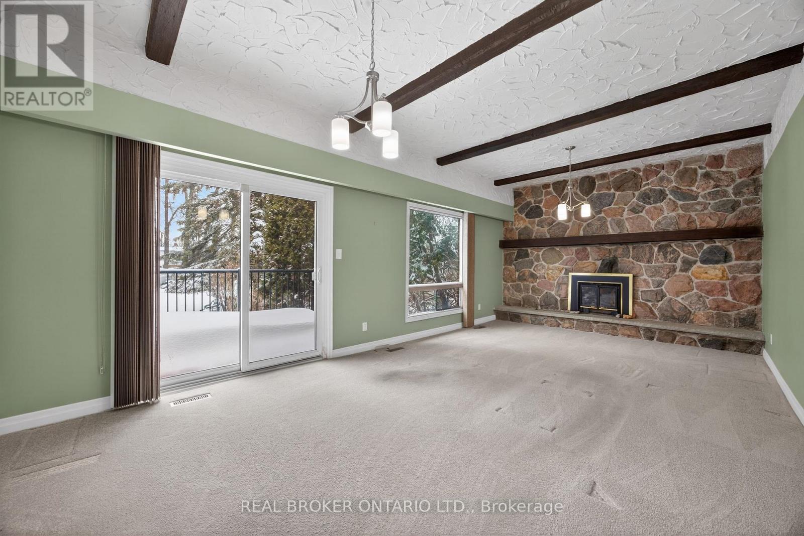 6 Farr Avenue, East Gwillimbury, Ontario  L0G 1V0 - Photo 11 - N12826402