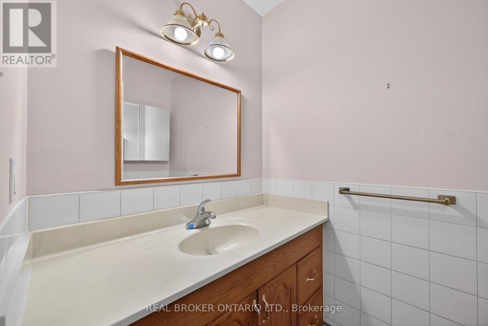 6 Farr Avenue, East Gwillimbury, Ontario  L0G 1V0 - Photo 13 - N12826402