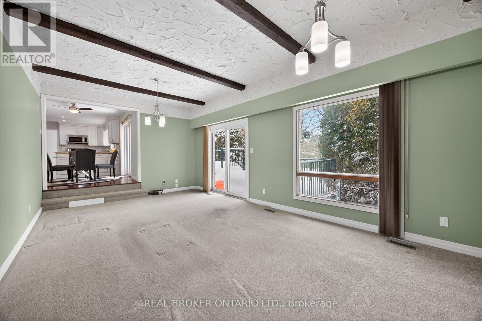 6 Farr Avenue, East Gwillimbury, Ontario  L0G 1V0 - Photo 12 - N12826402