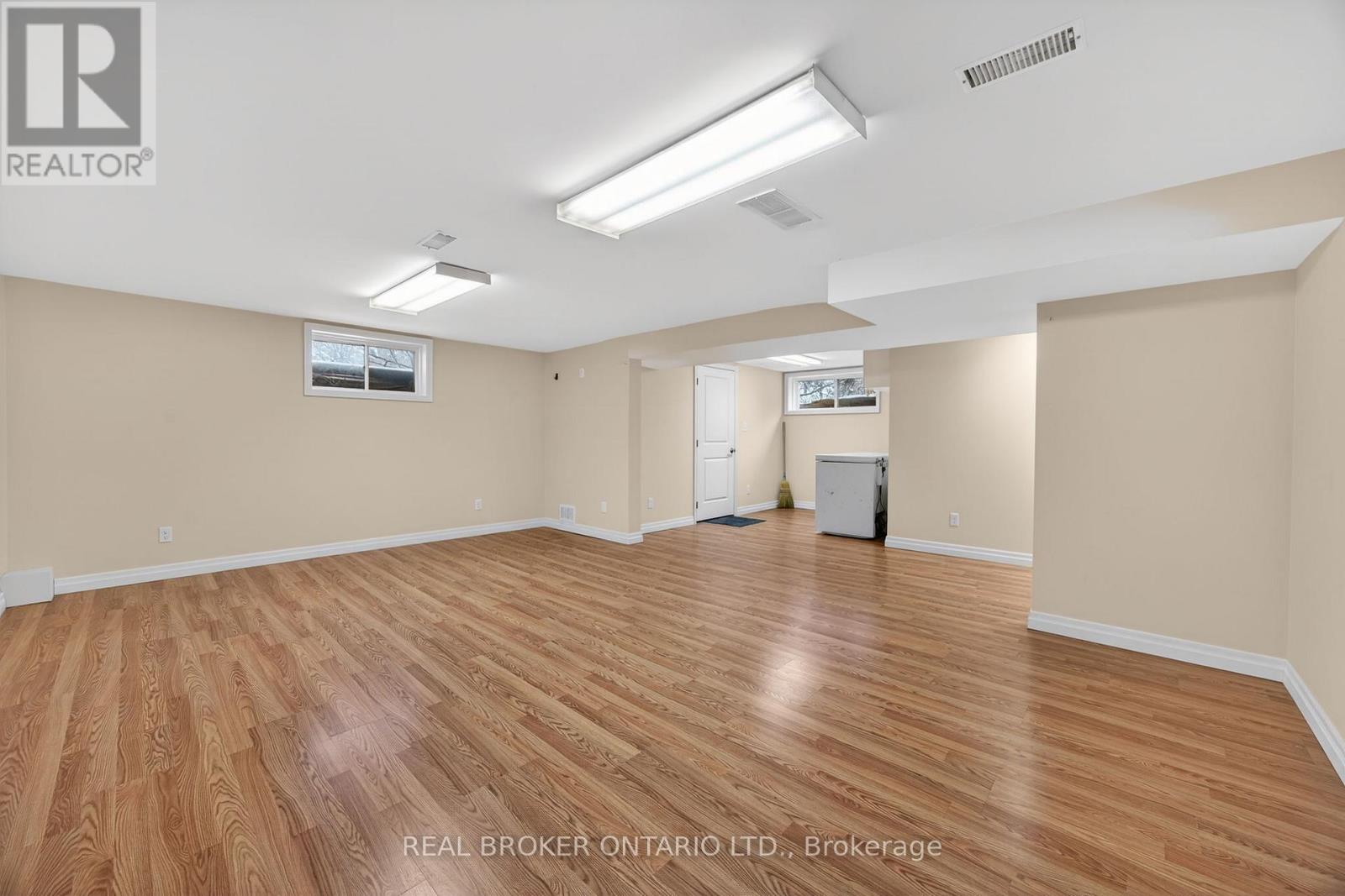 6 Farr Avenue, East Gwillimbury, Ontario  L0G 1V0 - Photo 22 - N12826402